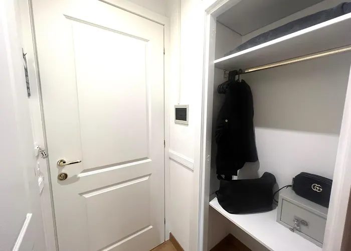 Interno 4* Rom